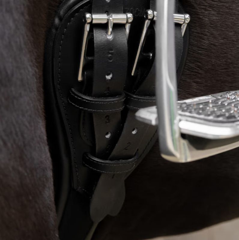 Kentucky Horsewear Anatomisk Dressurgjord