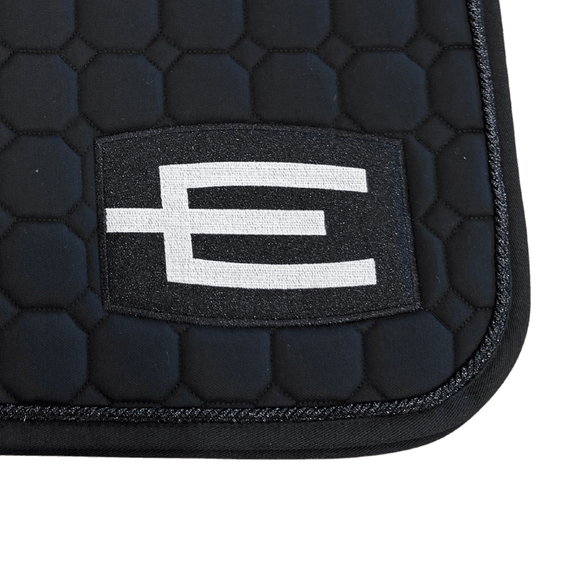 E- Logo Dressur Schabrak Sort/Hvit 