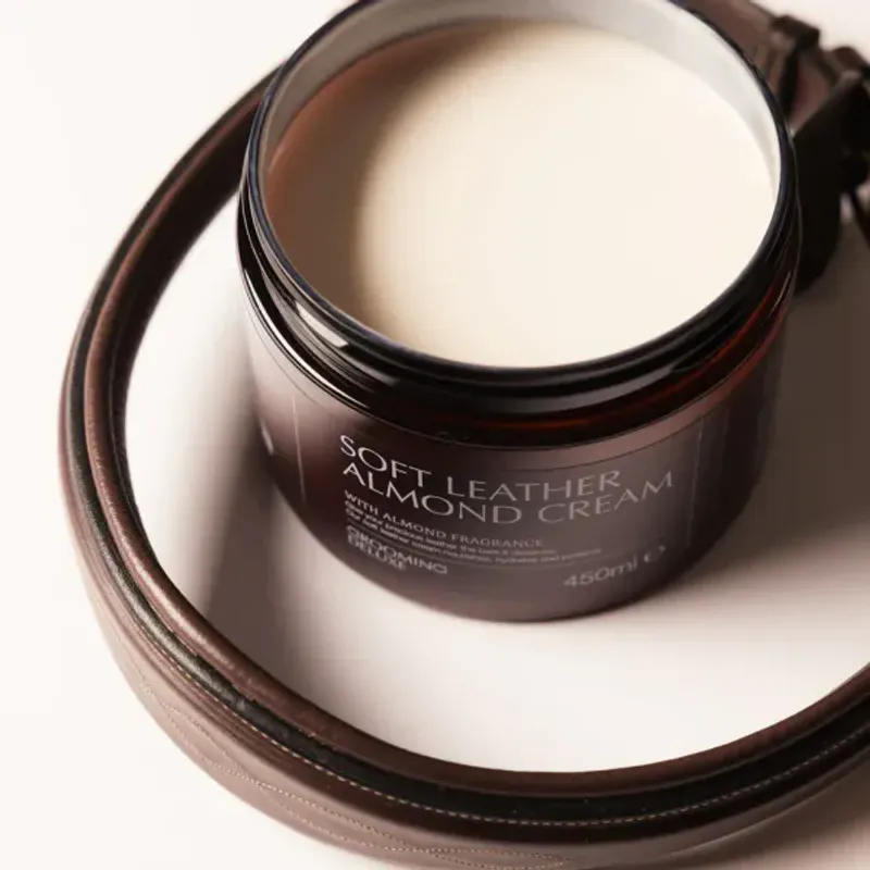 Grooming Deluxe Soft Leather Almond Cream